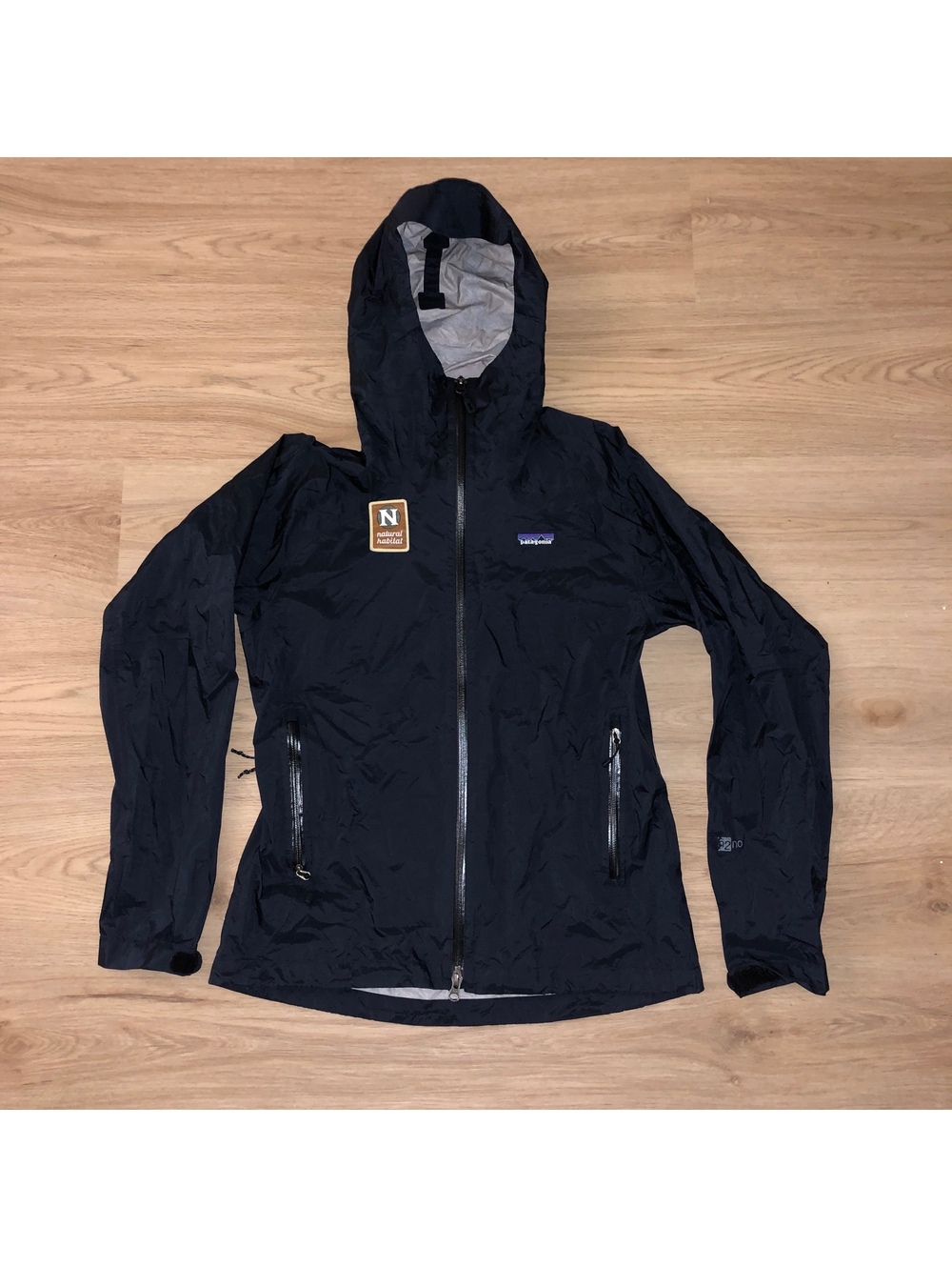 PATAGONIA TORRENTSHELL WATERPROOF HOODED RAIN JACKET COAT BLACK WOMENS SZ SMALL